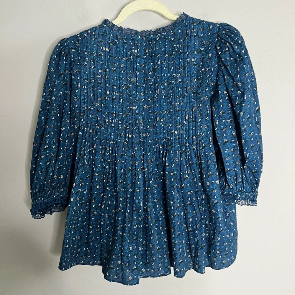 Hunter Bell Mia Puff Sleeve Lace Trim Blue Floral Print Top Women's Medium - Picture 5 of 8